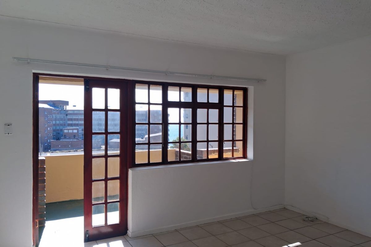 Beautiful Bachelor Apartment with Sea View – Available Immediately - Photo 5