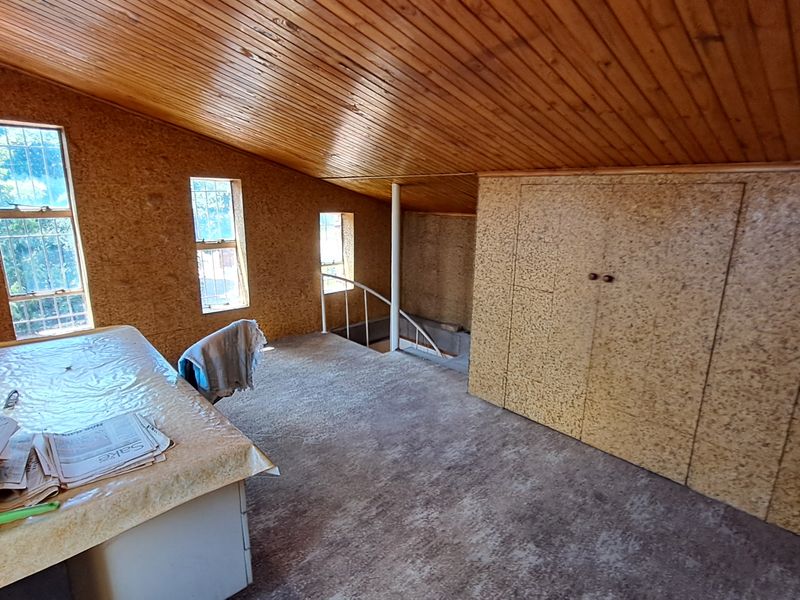 Unique Multi-Property Opportunity – 2 Houses, Veterinary Facility & Vacant Stand & 2 Flatlets - Photo 9