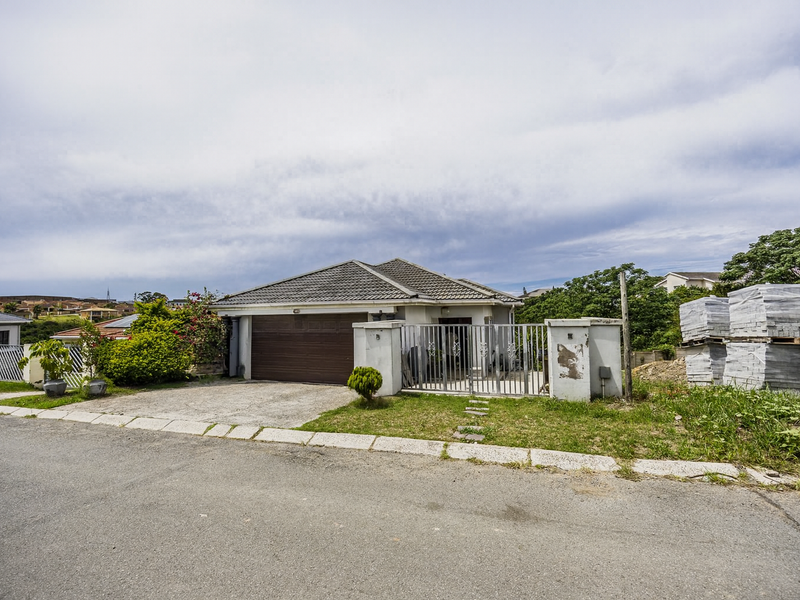 Bright and  Stylish Family Home  5 Bedroom, 4 Bathroom 2 garage - Photo 5
