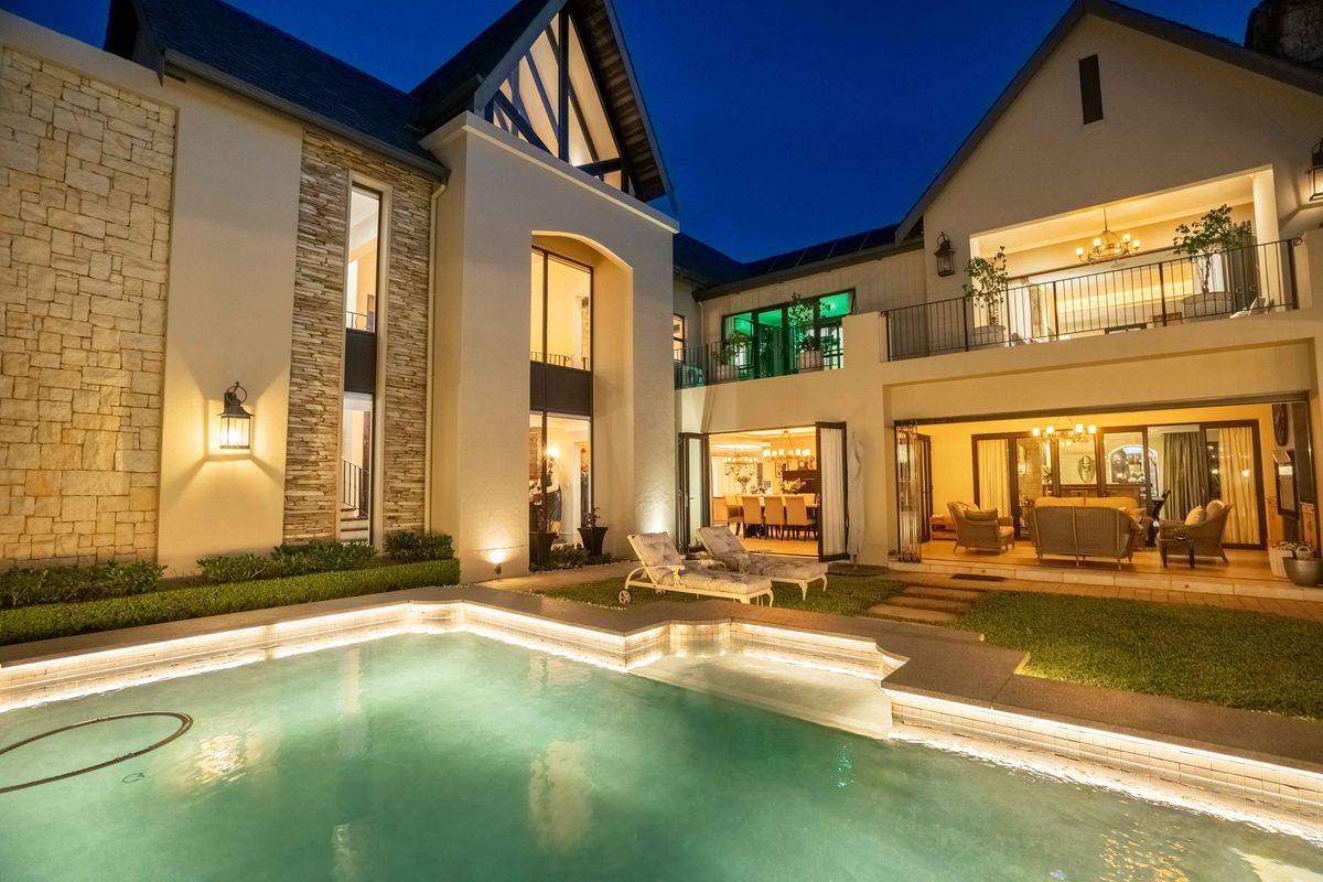 The Best of the Best Luxury Living - Photo 3