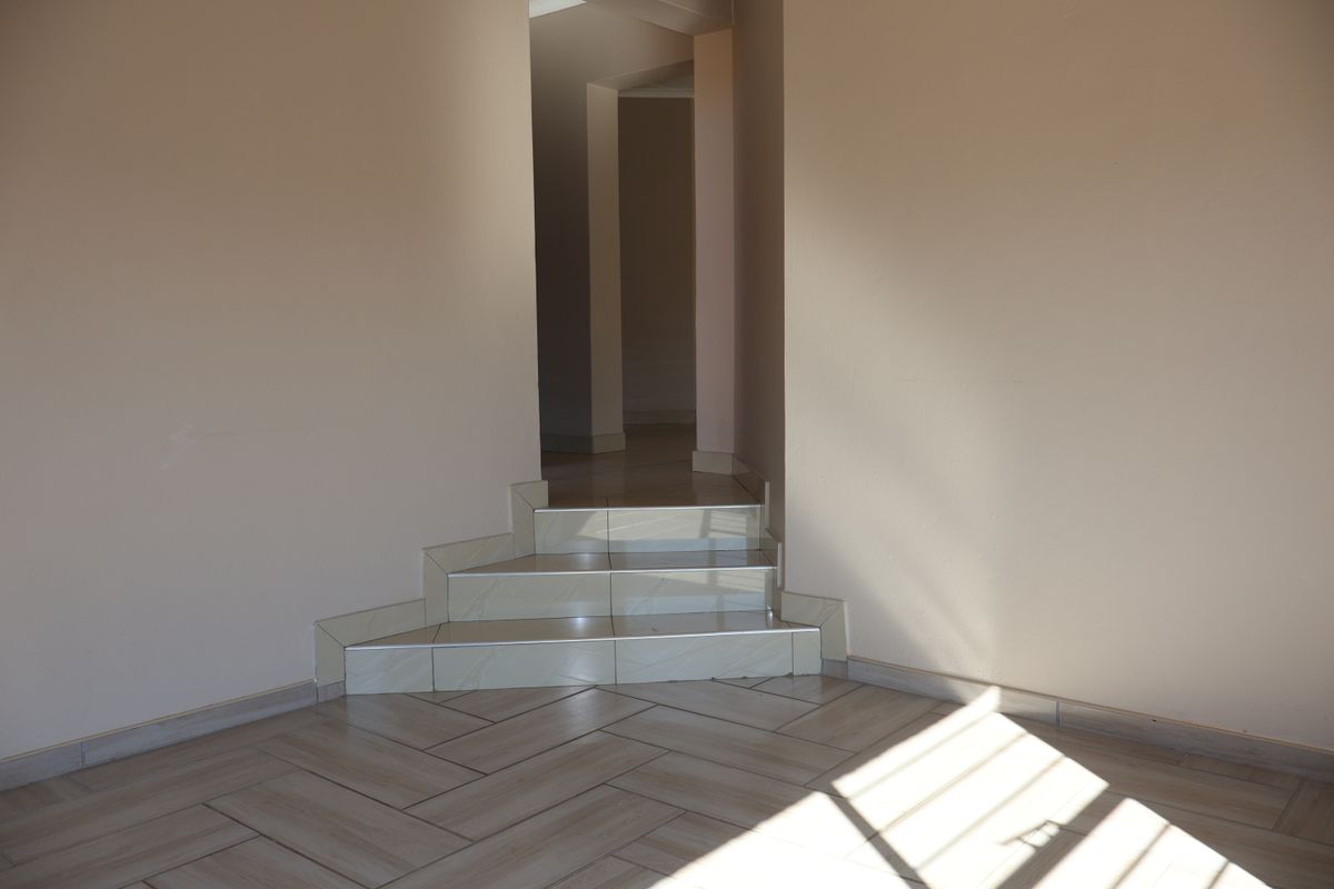 Modern Townhouse to Let - Photo 4