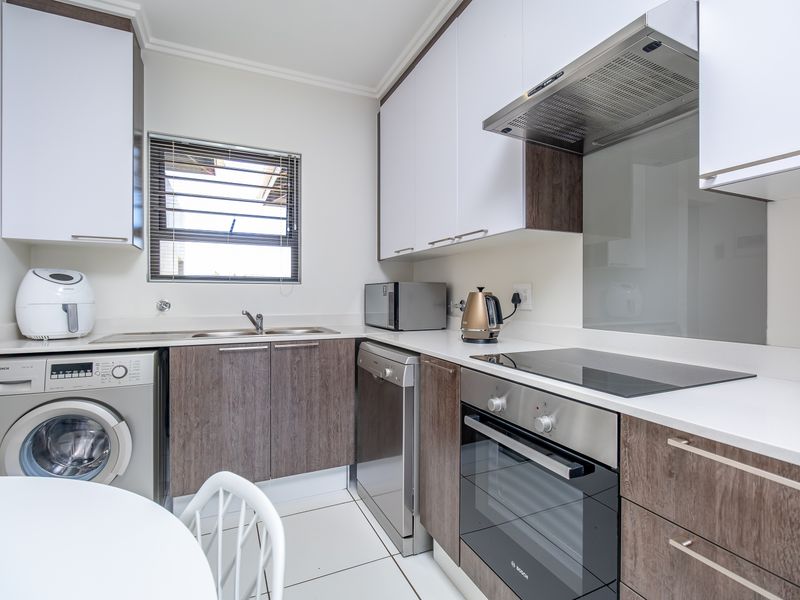 Move-In Ready, Modern, and Perfectly Positioned - Photo 3