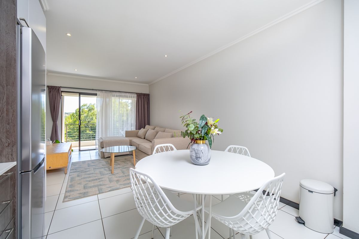 Move-In Ready, Modern, and Perfectly Positioned - Photo 5