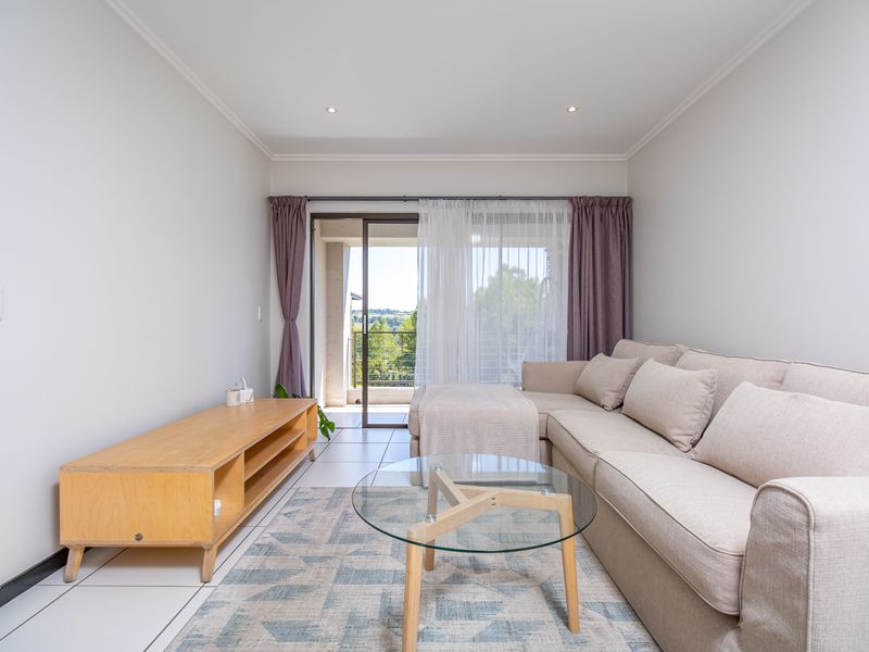 Move-In Ready, Modern, and Perfectly Positioned - Photo 7