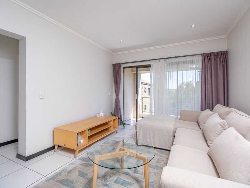 Move-In Ready, Modern, and Perfectly Positioned - Photo 6