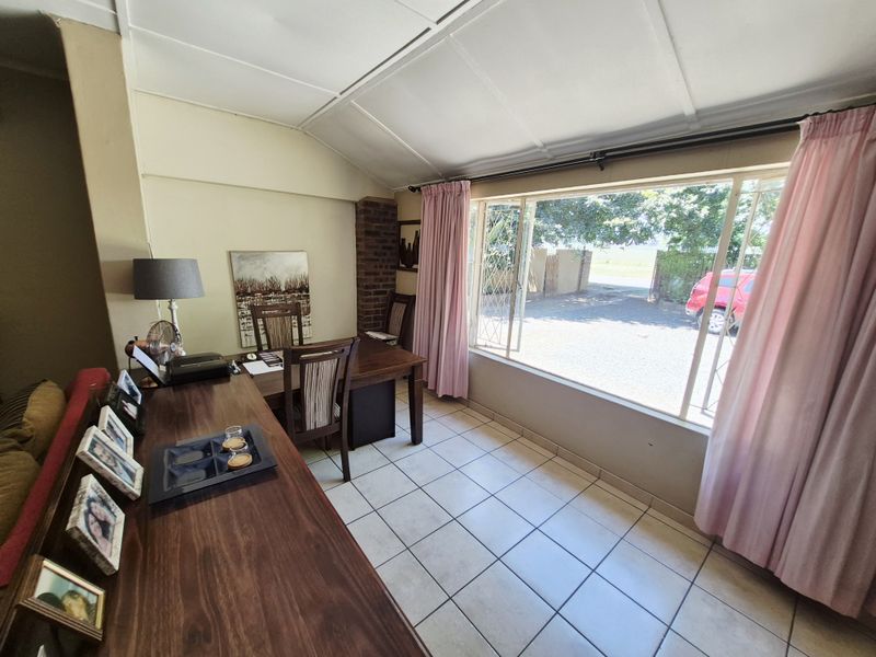 A home with two flatlets in Scottsville close to DUT - Photo 5