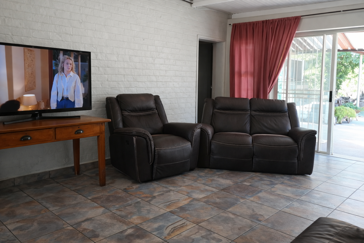 Exceptional Family Home with Income-Generating Flatlet - Photo 3