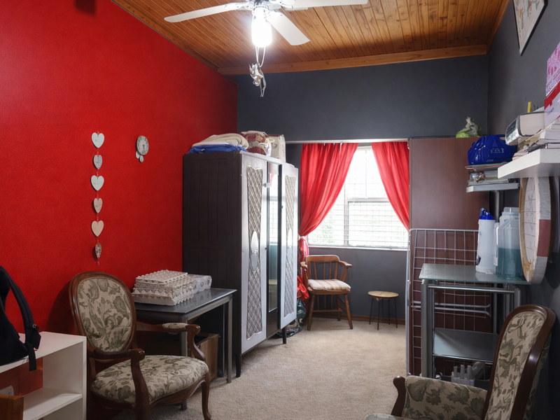 Exceptional Family Home with Income-Generating Flatlet - Photo 8