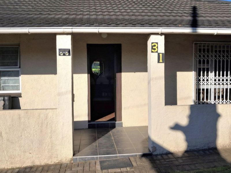 Spacious 3 bedroom home on a large erf in Summerpride - Photo 7