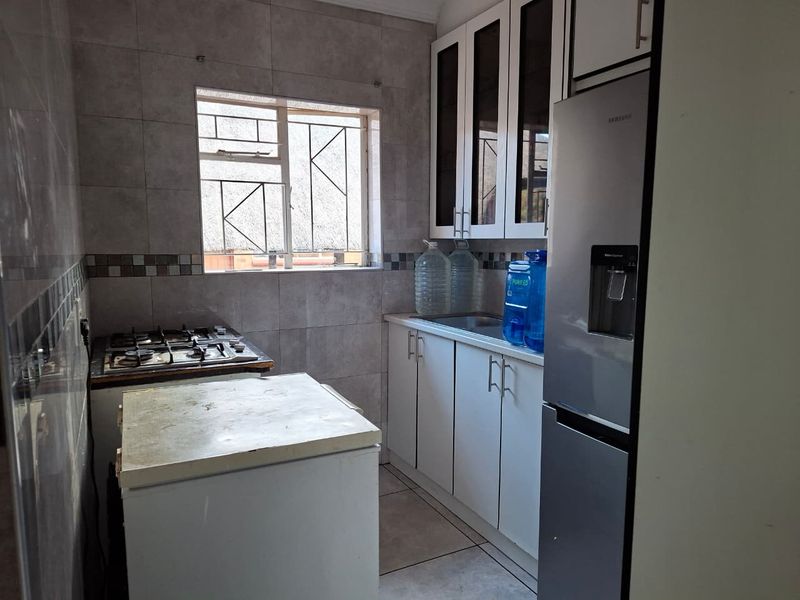 Spacious Family Home with Investment Potential - Photo 4