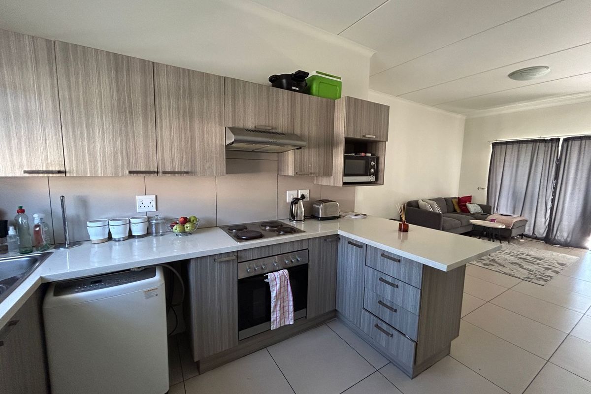 Two Bedrooms, One Bathroom & a Front-Row Seat to the Golf Course - Photo 4