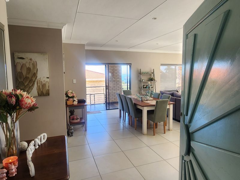 Versatile double-storey home with sea views and exceptional income potential. - Photo 3
