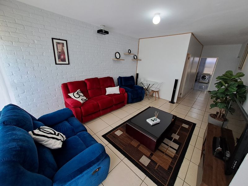 Elegant Ground-Floor Apartment in Windsor East — Bordering Robin Hills with Gardens & Secure Parking - Photo 3