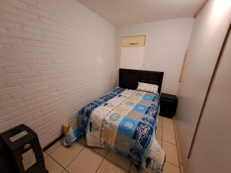 Elegant Ground-Floor Apartment in Windsor East — Bordering Robin Hills with Gardens & Secure Parking - Photo 10