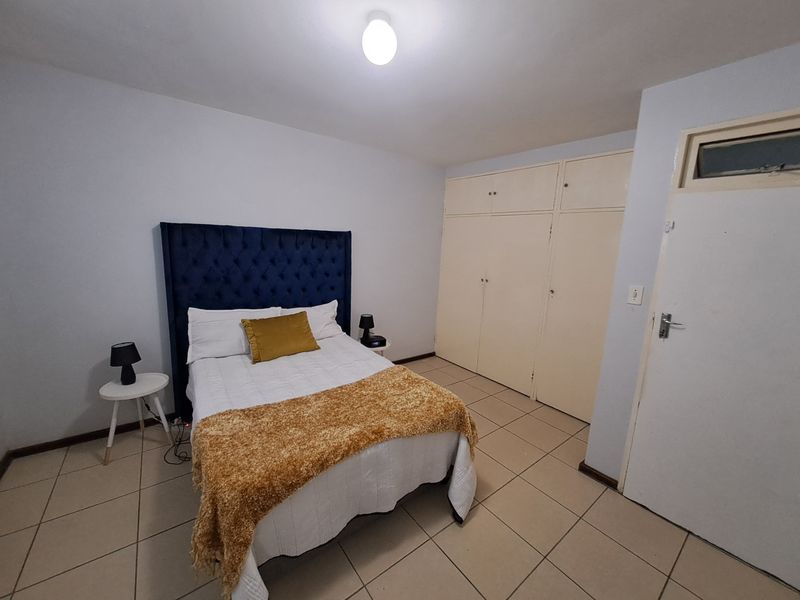 Elegant Ground-Floor Apartment in Windsor East — Bordering Robin Hills with Gardens & Secure Parking - Photo 8