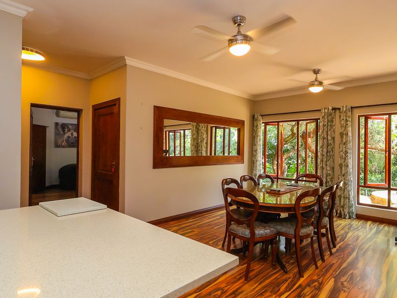 Spacious Luxury Living Amid Hartbeespoort Dam and Mountains - Photo 8