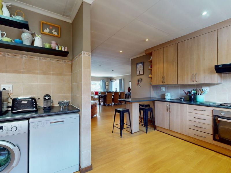 Neat as a pin property in an ESTATE - Photo 8