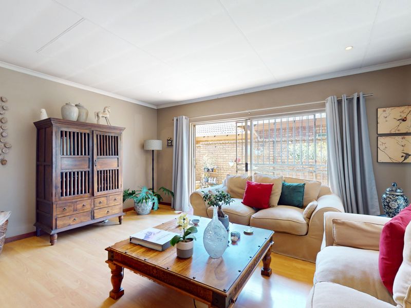 Neat as a pin property in an ESTATE - Photo 4