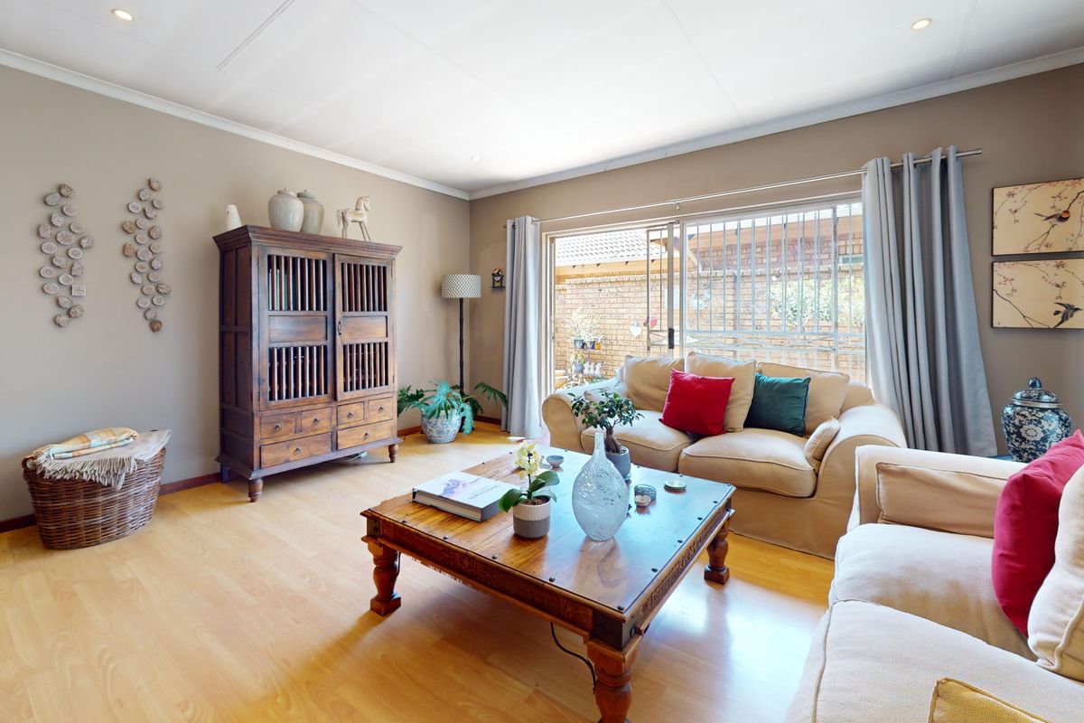 Neat as a pin property in an ESTATE - Photo 3