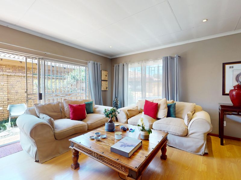 Neat as a pin property in an ESTATE - Photo 3