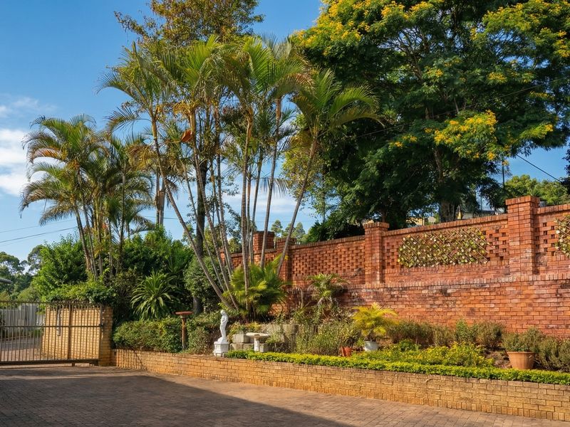 Magnificent Engineer constructed home in Wembley - EXCLUSIVE MANDATE - Photo 2