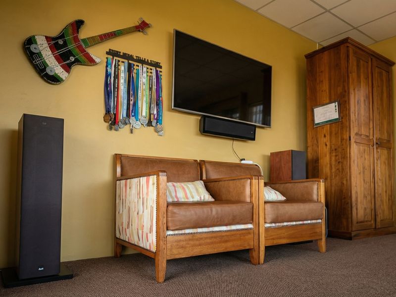 Magnificent Engineer constructed home in Wembley - EXCLUSIVE MANDATE - Photo 9