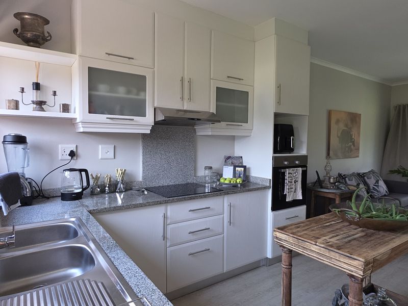 AMBER VALLEY - SOUGHT AFTER 1 BED UNIT WITH CARPORT - Photo 6