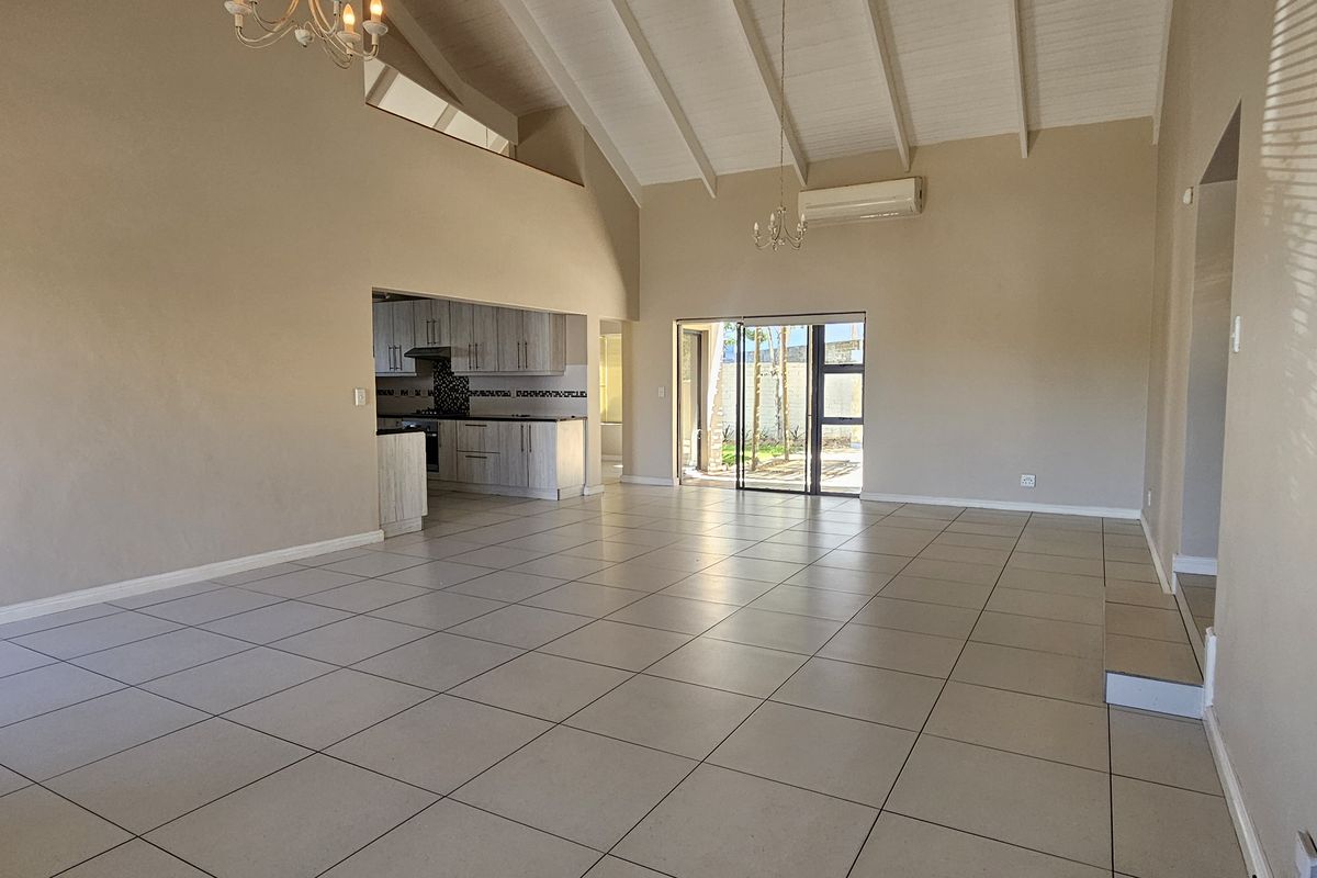 Stunning short term semi furnished 3-bed, 2-bath home in Val du Charon Estate - Photo 3