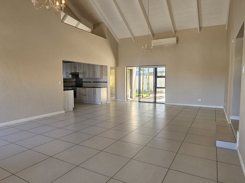 Stunning short term semi furnished 3-bed, 2-bath home in Val du Charon Estate - Photo 3