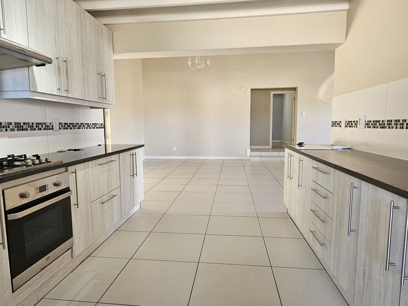 Stunning short term semi furnished 3-bed, 2-bath home in Val du Charon Estate - Photo 6