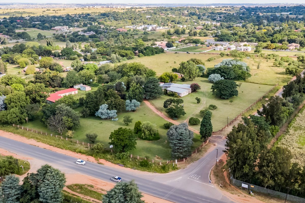 Prime 2.5 Hectare Opportunity with Unlimited Potential in Glen Austin - Photo 3