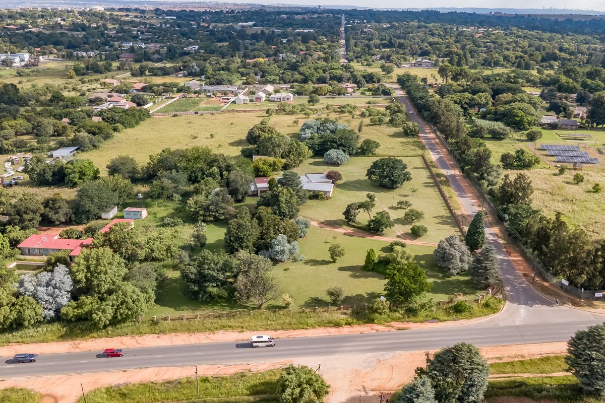 Prime 2.5 Hectare Opportunity with Unlimited Potential in Glen Austin - Photo 4