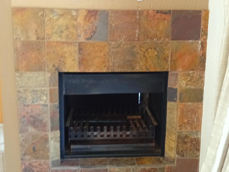 Luxury, Space & Serenity – Exceptional Family Home with Separate Cottage - Photo 10