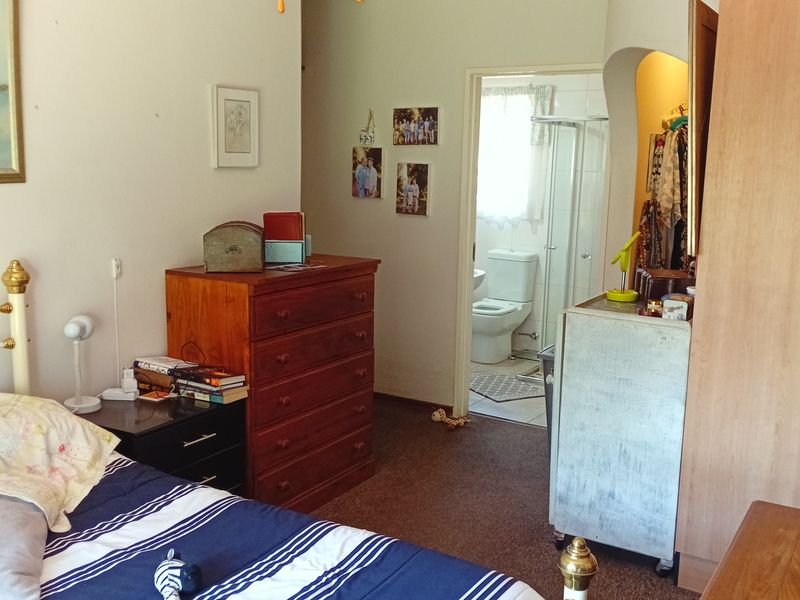 Modern 3-Bedroom Townhouse with Flexible Living Spaces - Photo 8