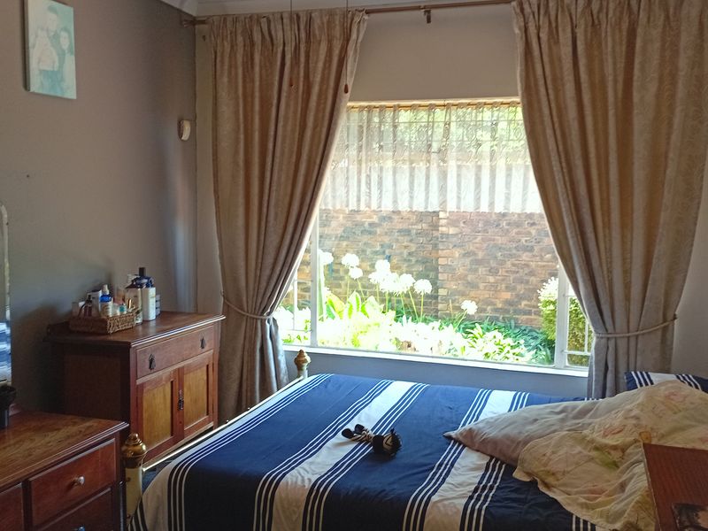 Modern 3-Bedroom Townhouse with Flexible Living Spaces - Photo 7