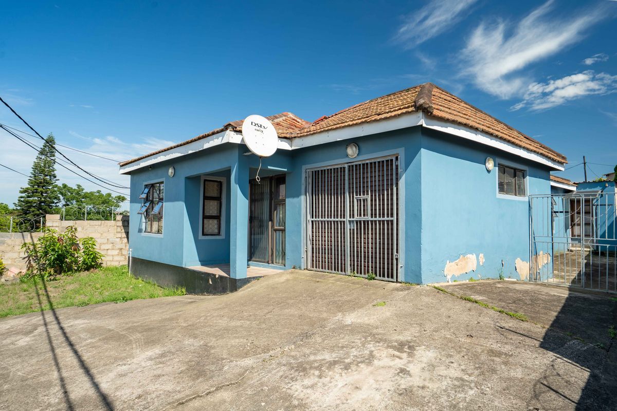 Well-Located Family Home Opposite High School in Lovu A Section - Photo 2