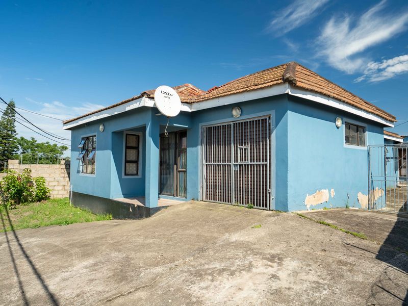 Well-Located Family Home Opposite High School in Lovu A Section - Photo 2