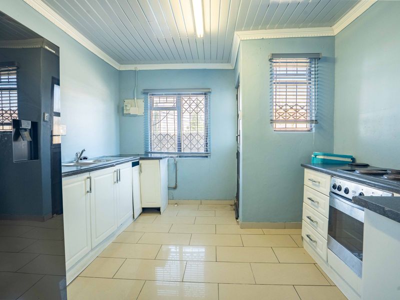 Well-Located Family Home Opposite High School in Lovu A Section - Photo 3