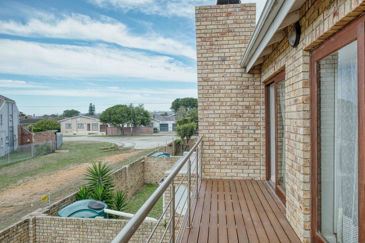Comfortable Duplex Living with Private Garden & Braai Area - Photo 4
