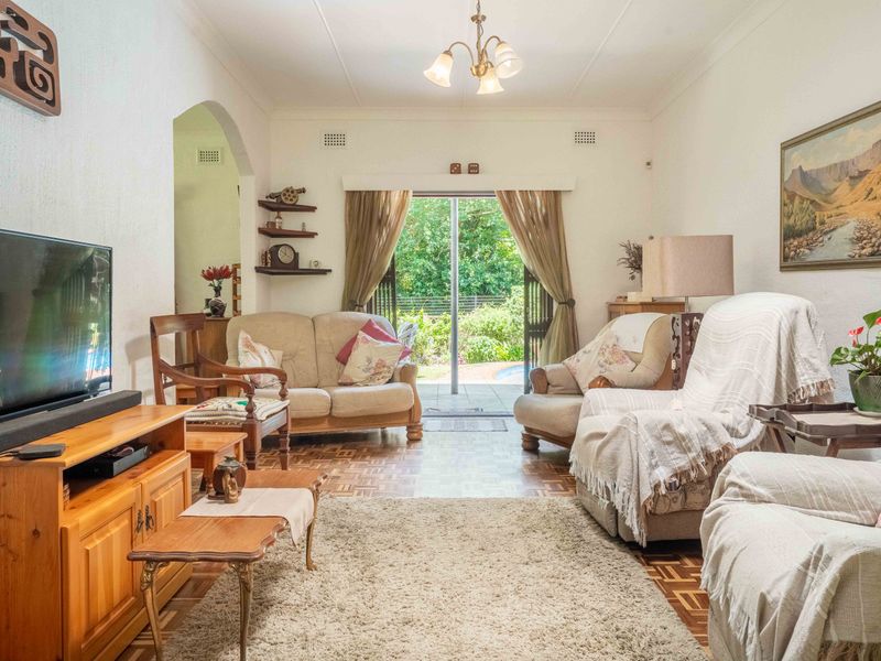 Family home in Amanzimtoti - Photo 7