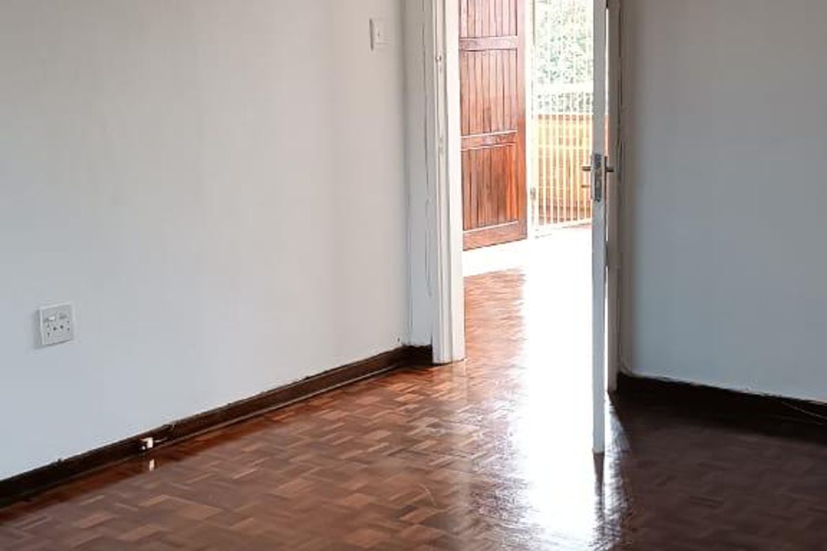 Primes Berea Gem: Space, Sunlight & Superior Location - Photo 2