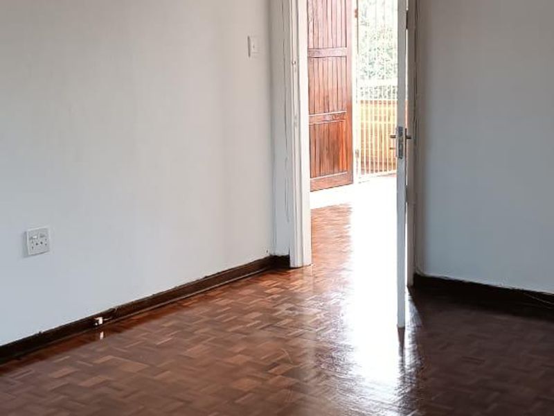 Primes Berea Gem: Space, Sunlight & Superior Location - Photo 2