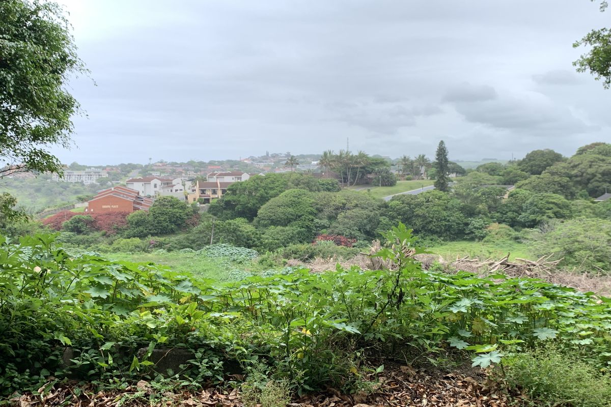 Land with distant sea views - Photo 5