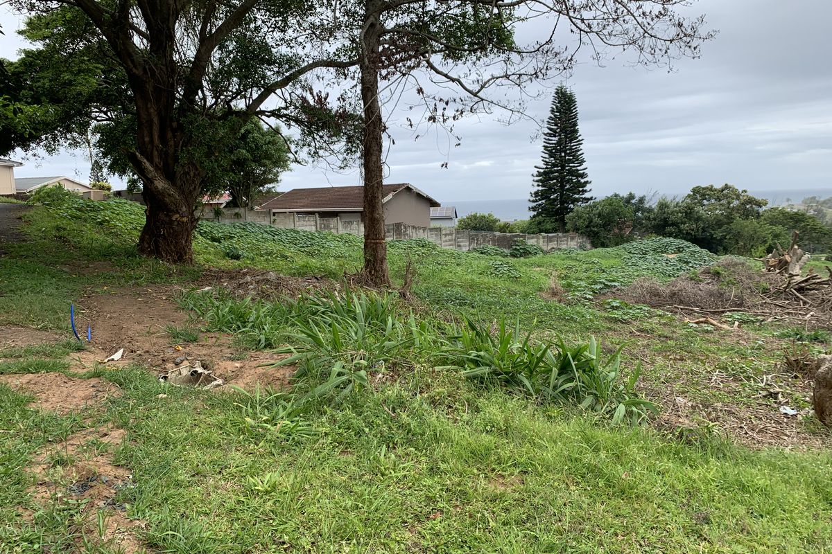 Land with distant sea views - Photo 2