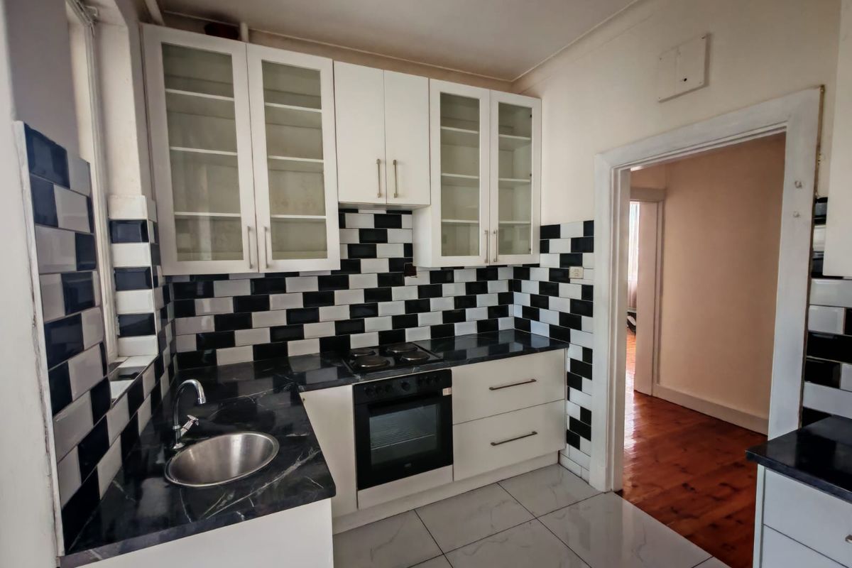 BEACHFRONT GROUNDFLOOR APARTMENT - Photo 4