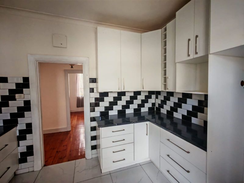 BEACHFRONT GROUNDFLOOR APARTMENT - Photo 7