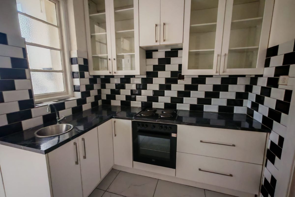 BEACHFRONT GROUNDFLOOR APARTMENT - Photo 5