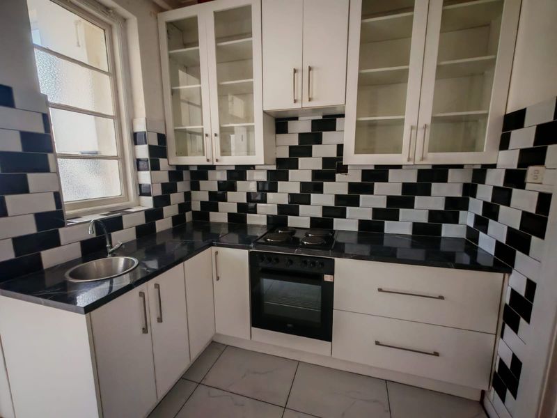 BEACHFRONT GROUNDFLOOR APARTMENT - Photo 5