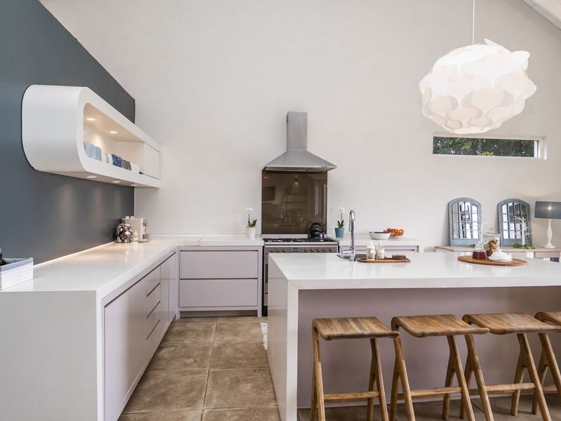 A Stylish Family Life-Style Retreat with Spectacular Views! - Photo 10