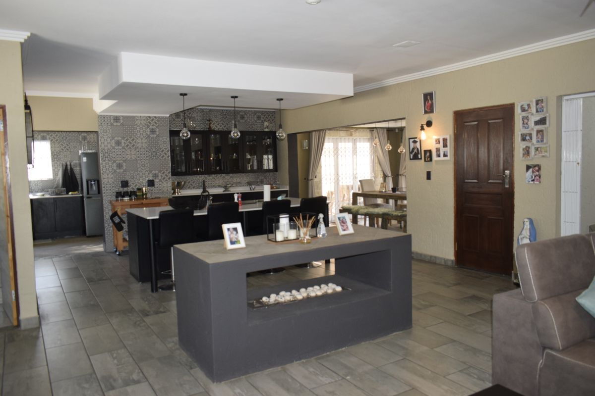 2 properties for sell in Lambton. - Photo 2